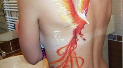 Incredible phoenix tattoo on girls back